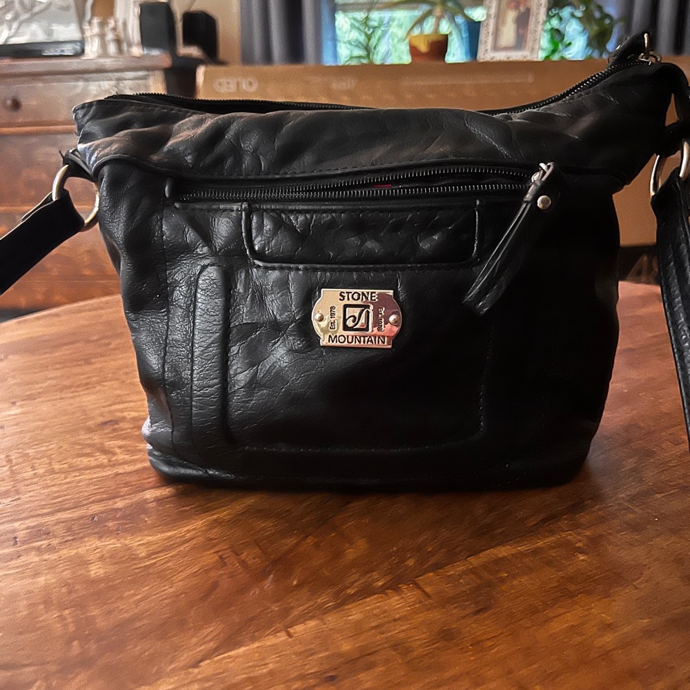 Stone Mountain Accessories Black Leather Crossbody Bag